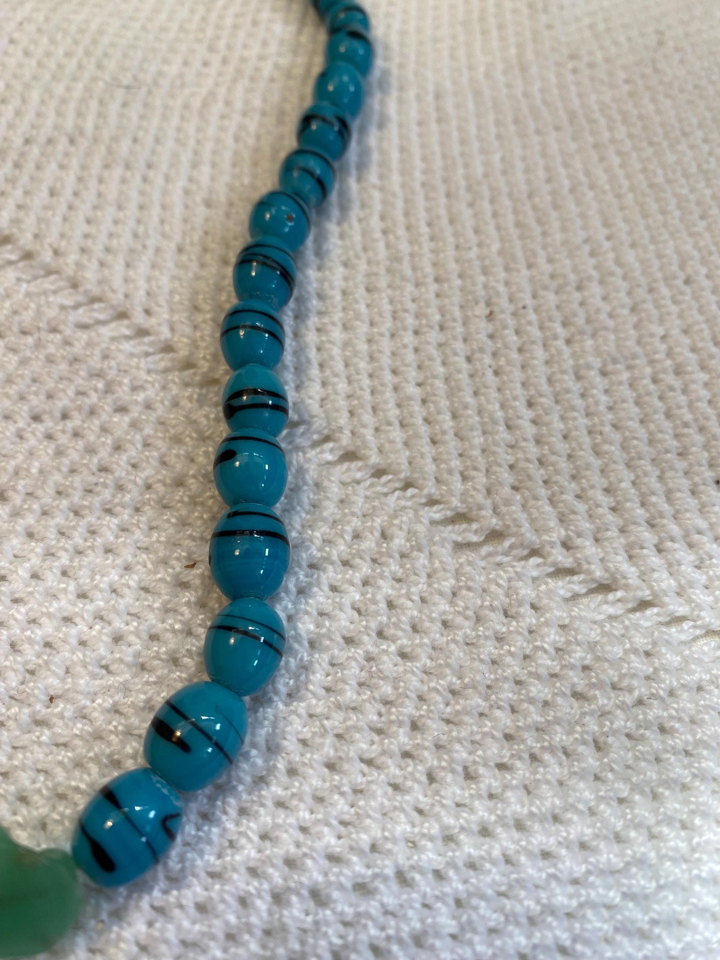Collana in pietre minerali blu turchese, perline naturali, diametro 15 cm, gioiello artigianale