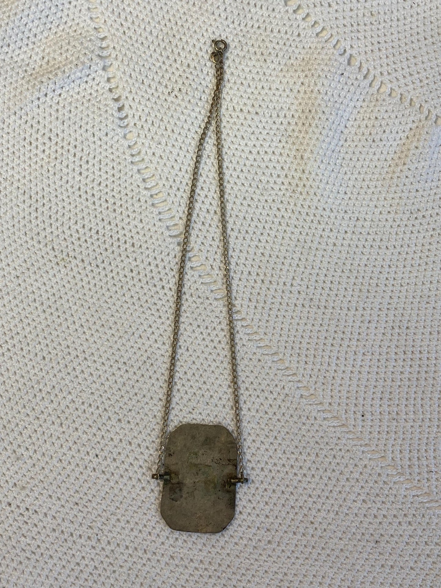 Collana vintage in argento 925 con pendente rettangolare martellato anni 70