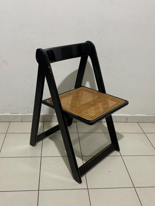 Sedia pieghevole vintage in legno nero con seduta in paglia di Vienna  design retrò anni 70, 77x47x55 cm