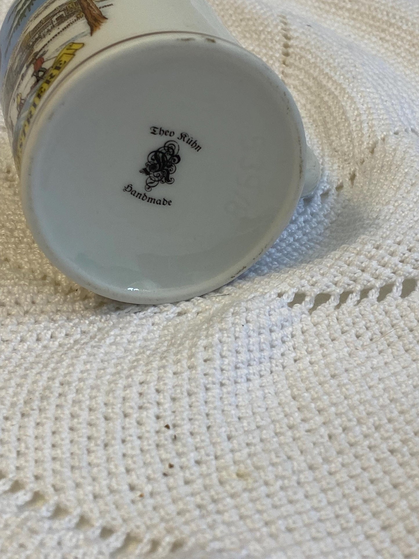 Tazza vintage Sestriere Theo Kühn fatta a mano  Souvenir della stazione sciistica in ceramica tedesca regalo da collezione, scena alpina