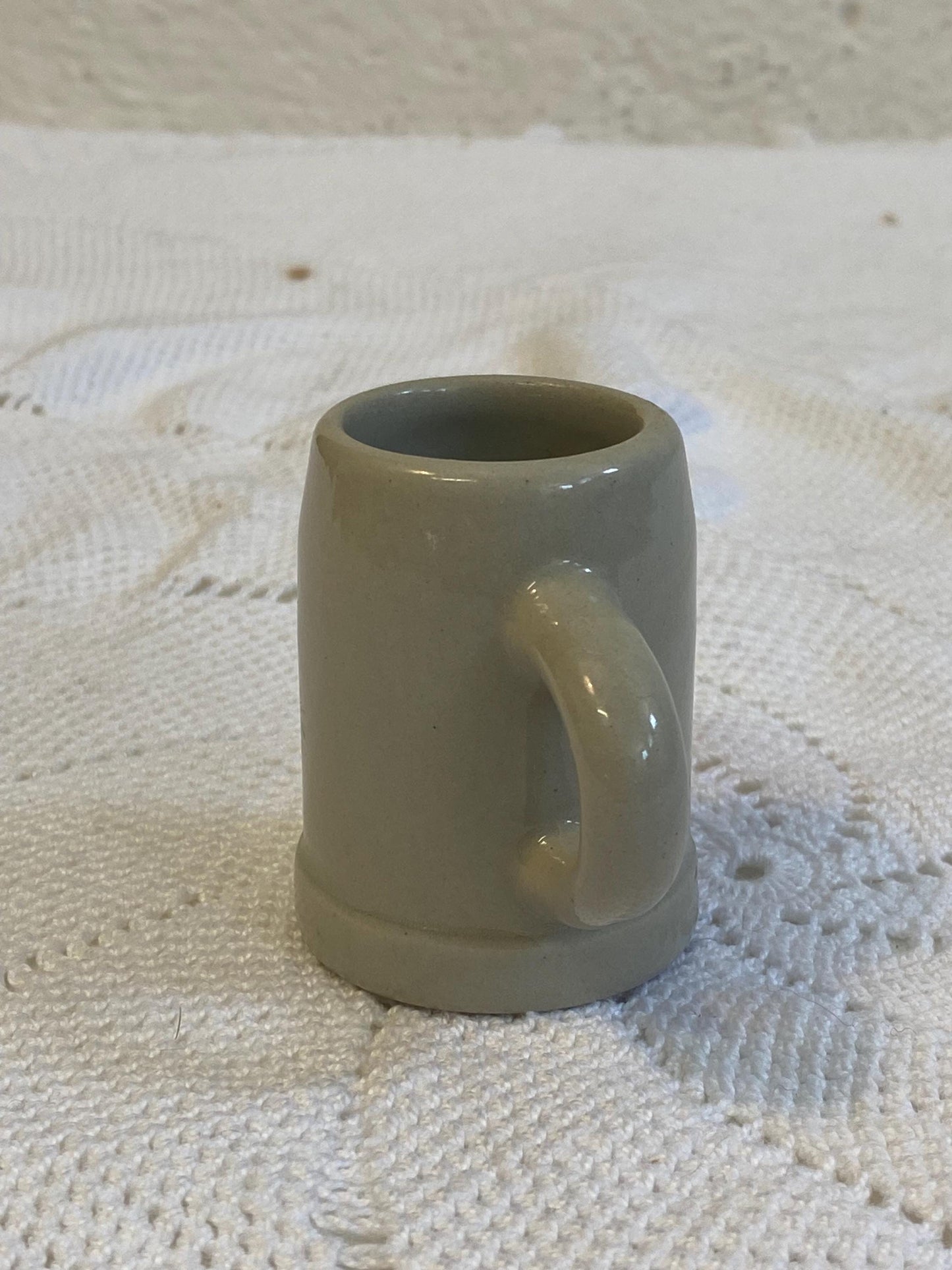 Boccale di Birra Vintage in Ceramica Dipinto a Mano