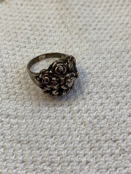 Anello vintage argento 925 bouquet di rose cesellate  statement ring misura IT 15 / US 7, romantico stile anni 60 unico pezzo collezione