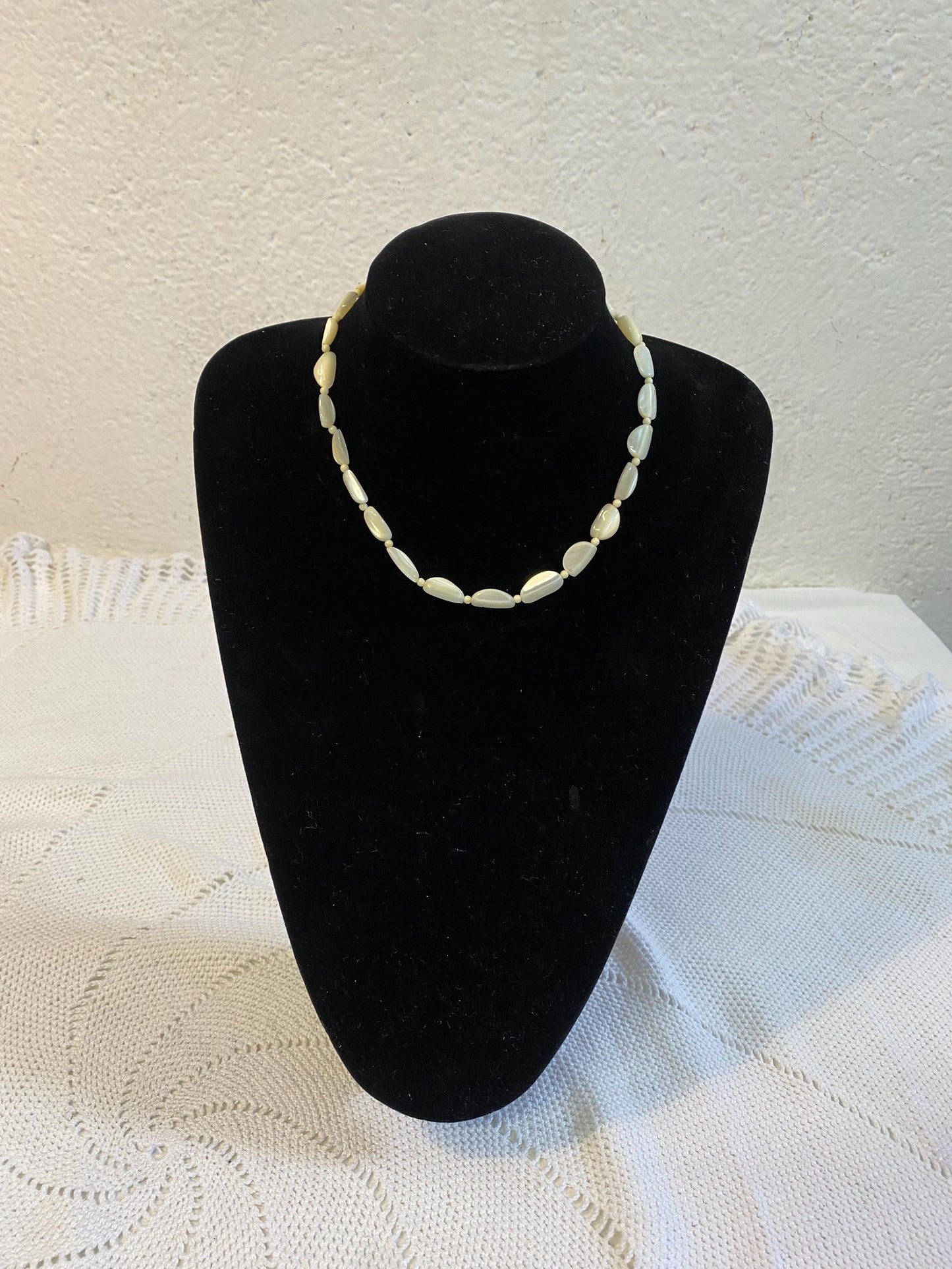 Collana vintage madreperla crema 40 cm | perle ovali anni 60 choker boho | gioiello seashell unico regalo estate handmade luminoso