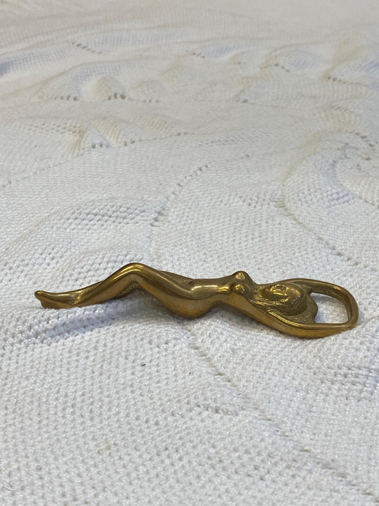 Apribottiglie vintage in ottone donna nuda anni '50  Oggetto decorativo rétro, idea regalo bar o collezione, 13 cm