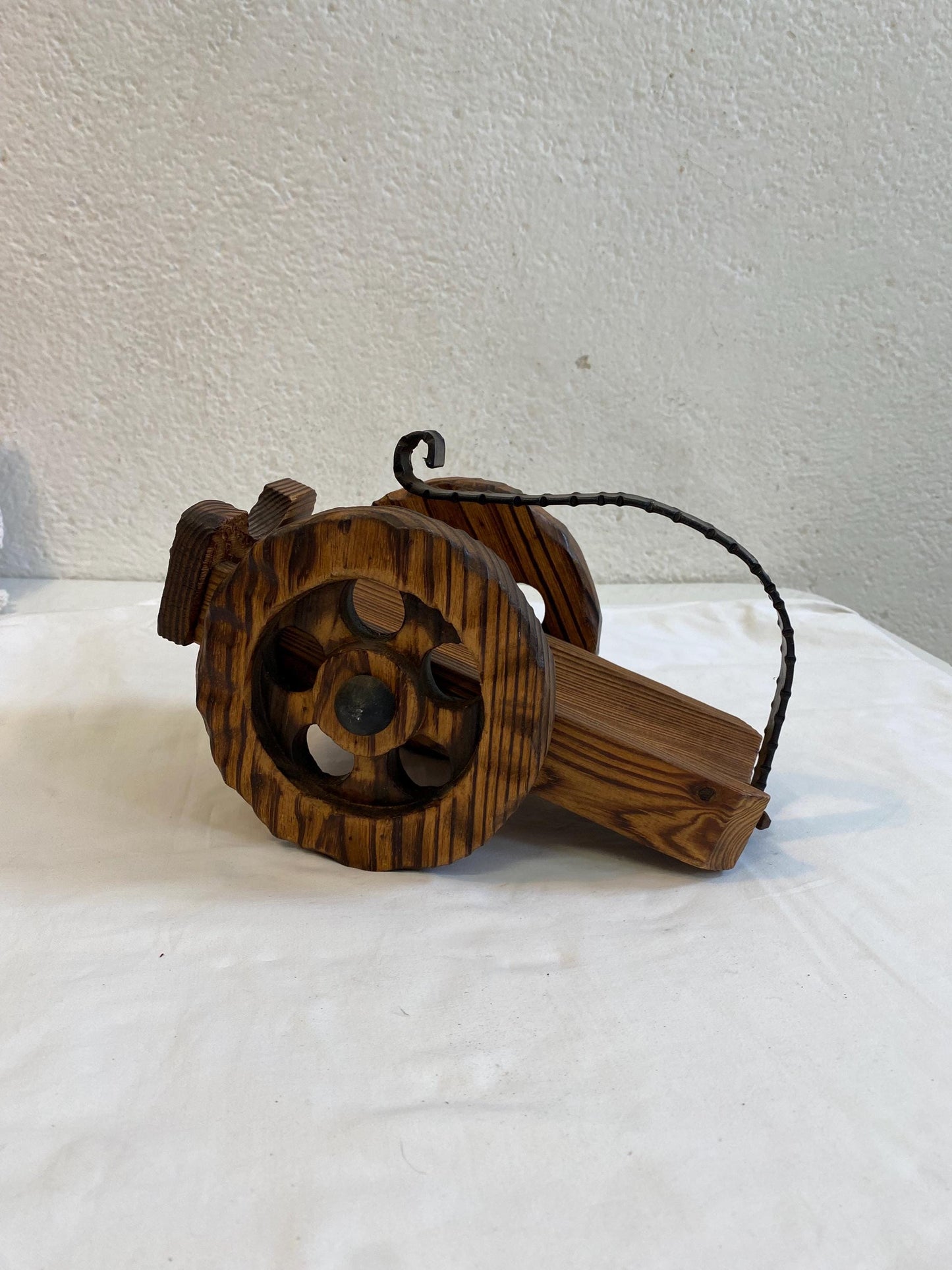 Porta bottiglia in legno a forma di cannone, vintage Made in Spain anni 70, 26x14x17 cm (10.2x5.5x6.7 in), rustico per bar di casa e regalo