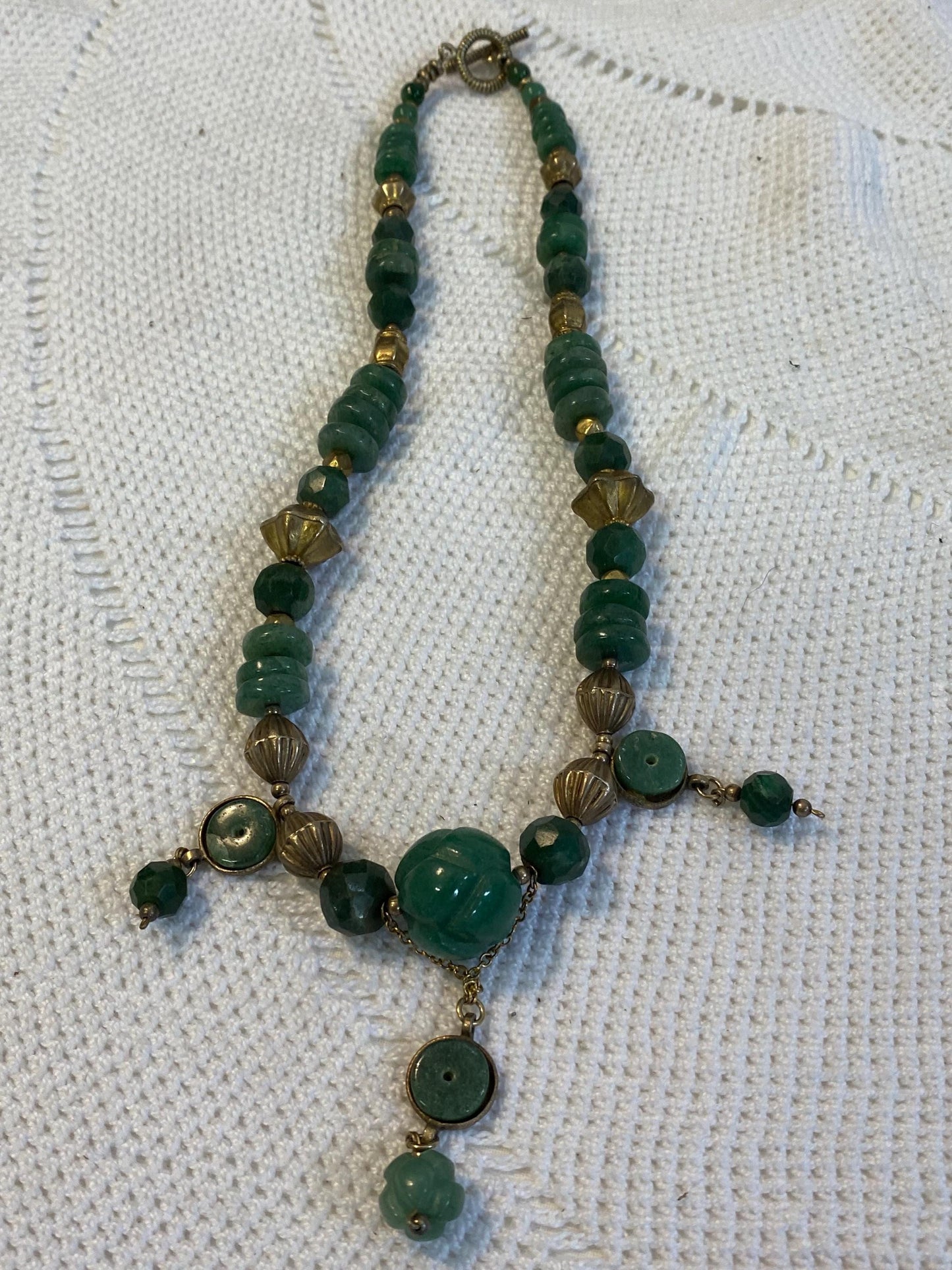 Collana etnica boho verde avorio 23 cm in vetro e ottone gioiello artigianale vintage anni 90 gipsy bohemian con ciondoli unici tribale boho