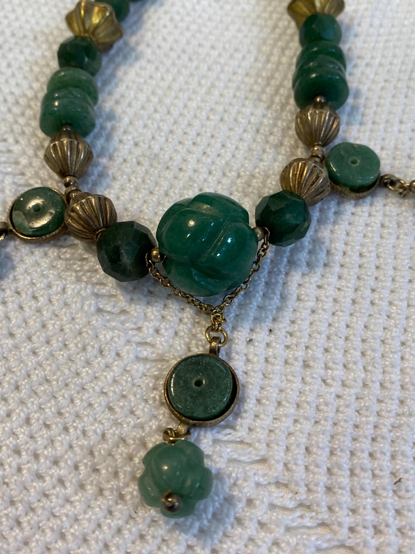 Collana etnica boho verde avorio 23 cm in vetro e ottone gioiello artigianale vintage anni 90 gipsy bohemian con ciondoli unici tribale boho