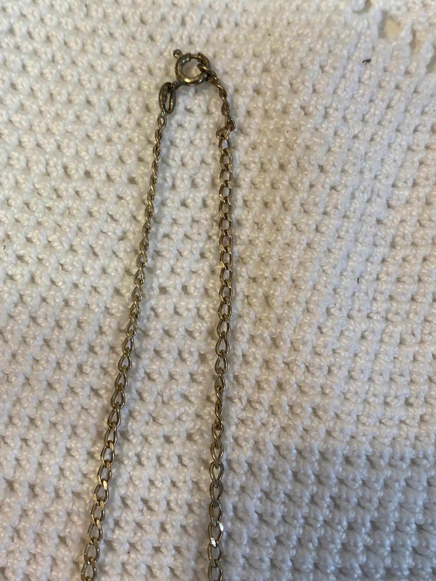 Collana vintage in argento 925 con pendente rettangolare martellato anni 70