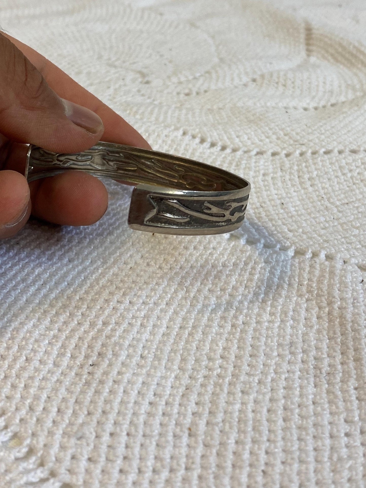 Bracciale vintage unisex in argento placcato dimetro 6 cm regolabile