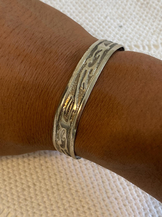 Bracciale vintage unisex in argento placcato dimetro 6 cm regolabile