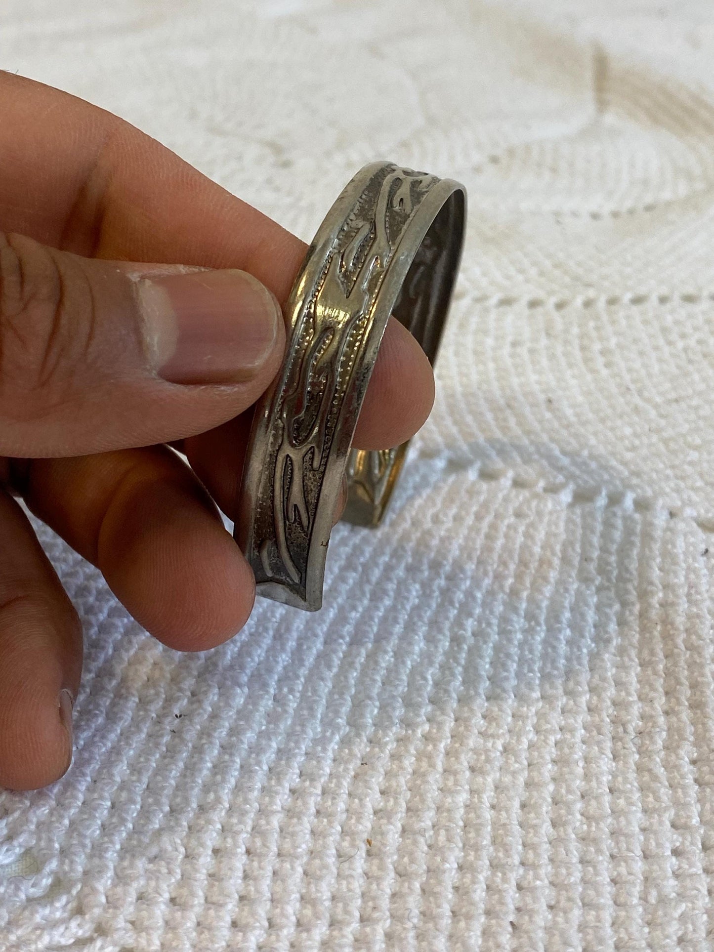 Bracciale vintage unisex in argento placcato dimetro 6 cm regolabile