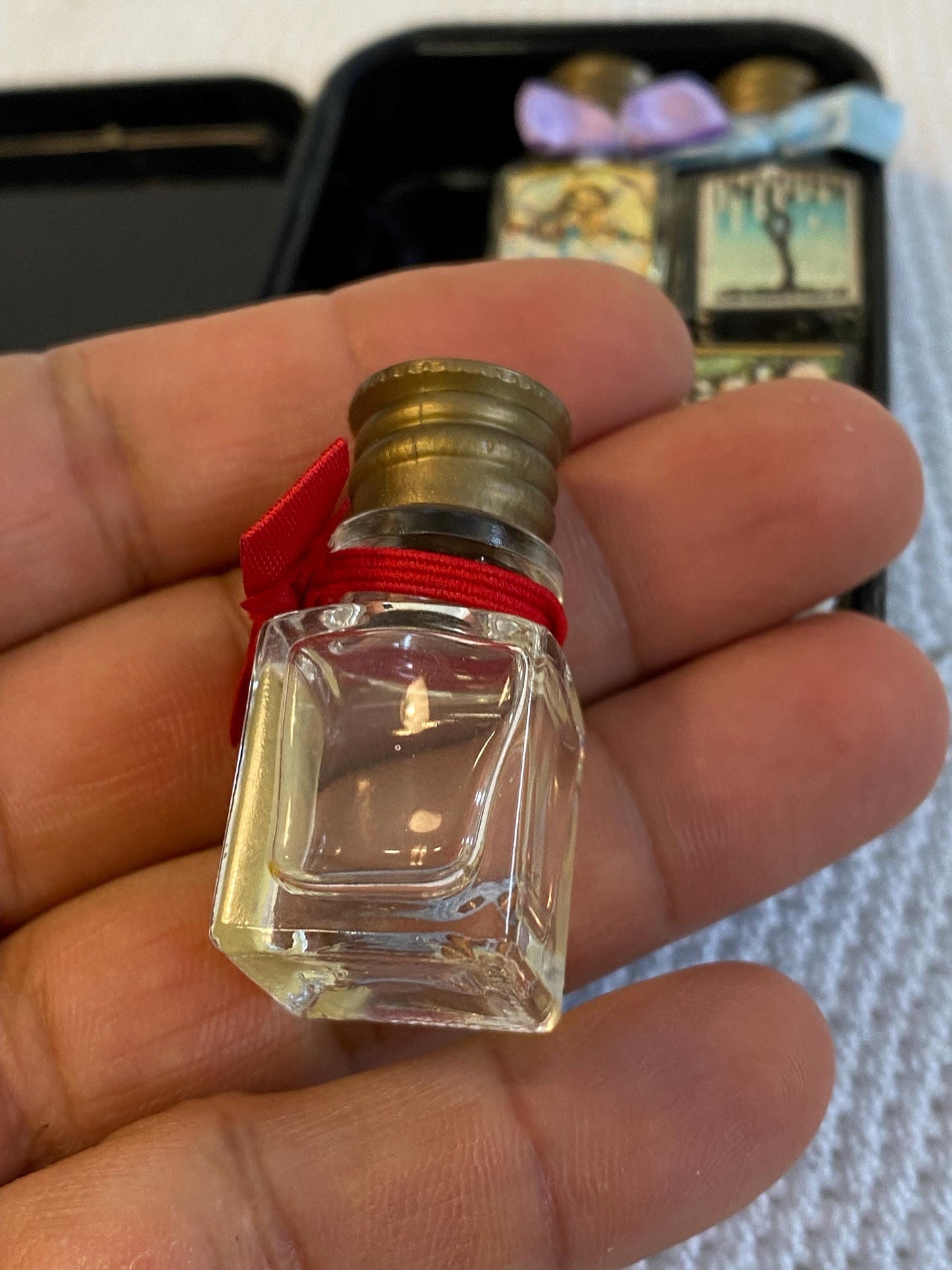 Borsari 1870 | Set “Fragranze da Collezione anni 80  6 mignon profumo vuoti 3,5 ml con scatola latta originale