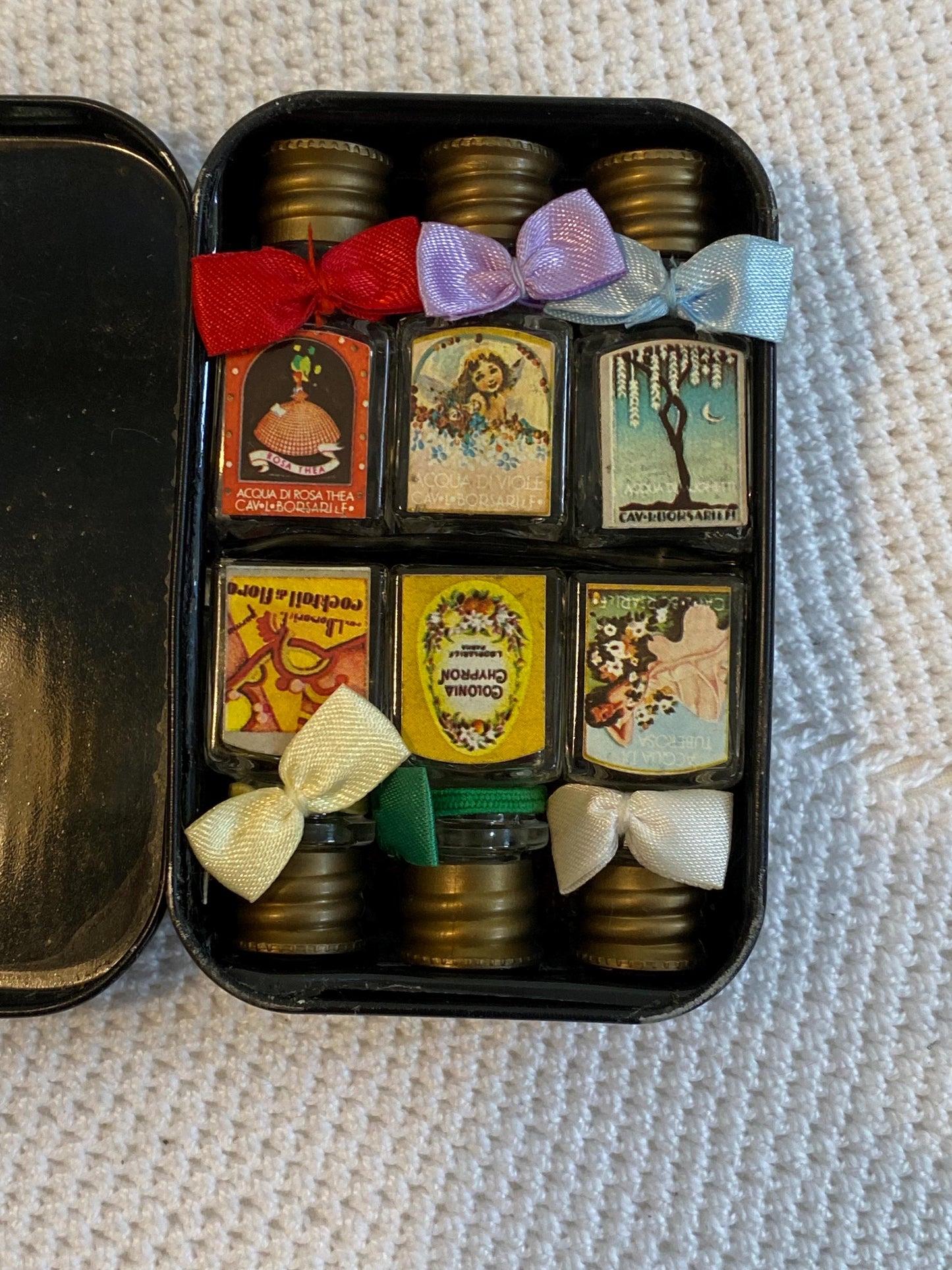 Borsari 1870 | Set “Fragranze da Collezione anni 80  6 mignon profumo vuoti 3,5 ml con scatola latta originale