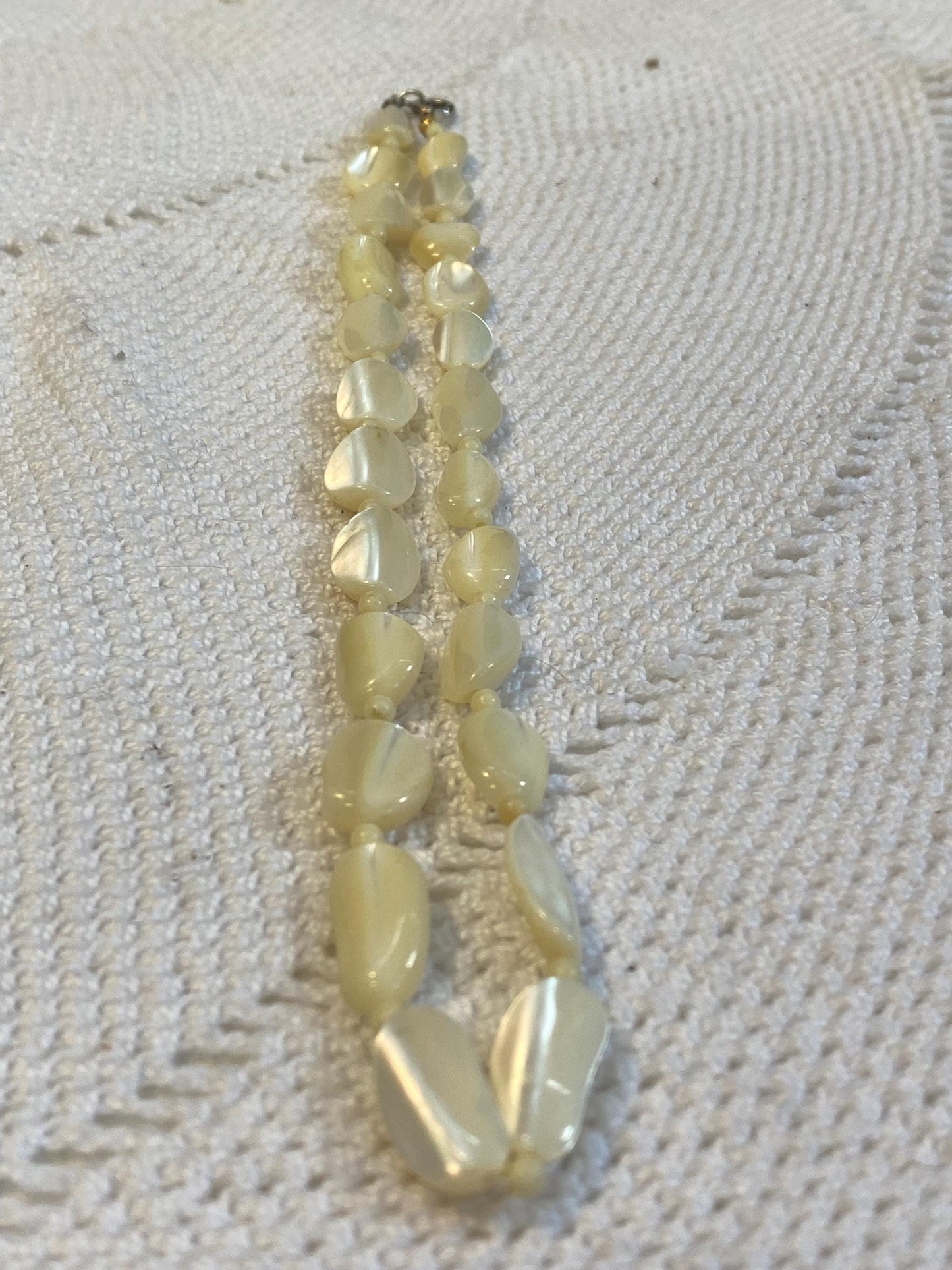 Collana vintage madreperla crema 40 cm | perle ovali anni 60 choker boho | gioiello seashell unico regalo estate handmade luminoso